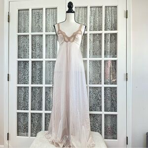 Vanity Fair Vintage Chemise Slip Baby Doll Lace Bodice Champagne Size 32 54”long